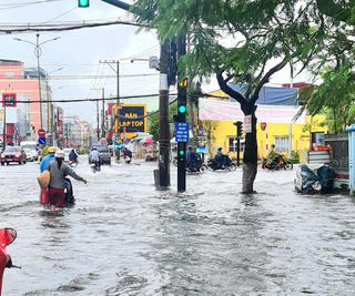 Mưa lớn, Cà Mau, Bạc Liêu ngập nặng