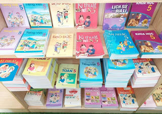 Đảm bảo học sinh có đủ sách giáo khoa sau bão lũ