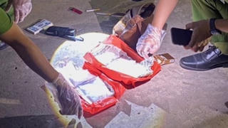 Bắc Giang: Bắt hai đối tượng vận chuyển 570 gam ma túy trên  'xế hộp'