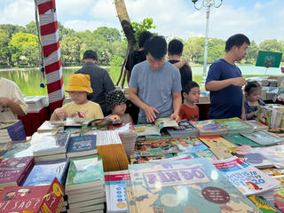 Tạo cơ chế để thúc đẩy văn học phát triển