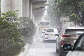 Hà Nội: Cào bóc, sửa chữa lại mặt đường Xuân Thủy