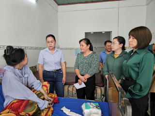 TP HCM: Thăm hỏi, động viên nạn nhân vụ cháy tại TP Thủ Đức