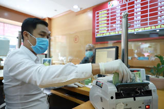 Ngân hàng dồi dào vốn