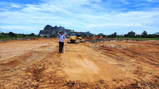 Chưa hoàn tất đền bù nhà thầu đã san lấp mặt bằng