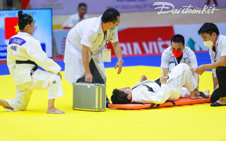 Hình ảnh chấn thương đáng tiếc ở những giây cuối cùng của VĐV Judo Trần Lê Phương Nga
