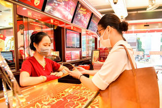 Cần công cụ siết thị trường vàng