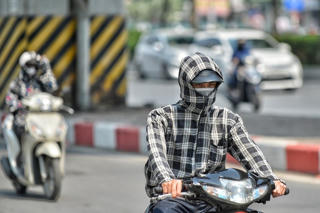 Thủ đô Hà Nội ngày nắng, đêm có mưa vài nơi