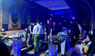 Khởi tố nhóm đối tượng dùng phòng hát karaoke để ‘mở tiệc’ ma tuý