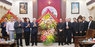 Chủ tịch Đỗ Văn Chiến chúc mừng lễ Phục sinh tại Thanh Hóa