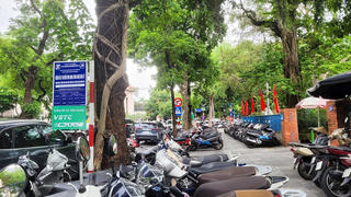 Hà Nội có hơn 400 điểm trông giữ xe thu phí không dùng tiền mặt