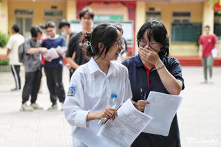 Đề Tiếng Anh không khó, thí sinh vui vẻ kết thúc kỳ thi tốt nghiệp