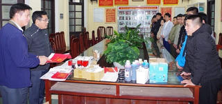 Làm giả trên 50.000 giấy tờ của cơ quan, tổ chức để bán