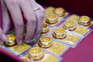 Giá vàng 'bốc hơi' 5 triệu đồng trong vài giờ