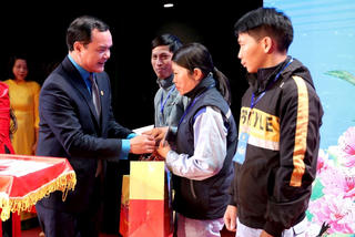 Công nhân lao động Thủ đô vui Tết sum vầy