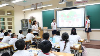 Khi giáo viên được thưởng Tết