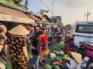 Nhộn nhịp phiên chợ ngày 30 Tết