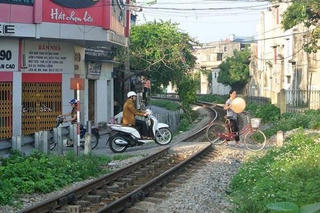 Đề nghị Quảng Nam lập hồ sơ làm đường gom để xóa lối đi tự mở