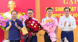 Hà Tĩnh: Vinh danh 2 học sinh đoạt Huy chương Vàng Olympic Toán học quốc tế