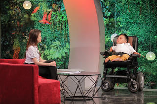 Nghị lực phi thường của chàng trai xương thuỷ tinh