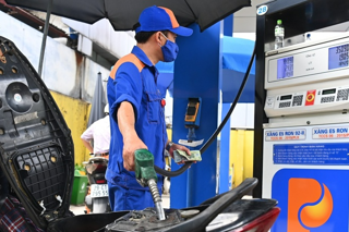 Bộ Công Thương đề xuất điều hành giá xăng dầu vào thứ Năm hàng tuần
