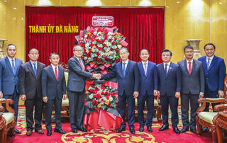 Tổng Lãnh sự Lào tại Đà Nẵng thăm, chúc mừng nhân kỷ niệm Quốc khánh