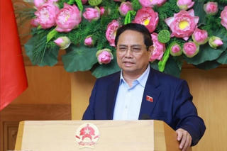 Thủ tướng lên đường dự Hội nghị WEF 16 Thiên Tân và làm việc tại Trung Quốc