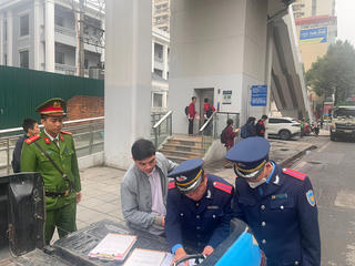 Xử lý nghiêm các vi phạm trong hoạt động thu gom, vận chuyển rác thải