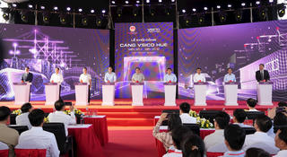 Thủ tướng dự lễ khởi công dự án đầu tư xây dựng bến cảng Vsico