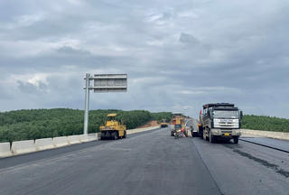 Vì sao cao tốc Cam Lộ - La Sơn chưa thể thông xe kỹ thuật như dự kiến?