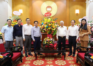 Xây dựng khối Đại đoàn kết toàn dân tộc ngày càng vững mạnh.