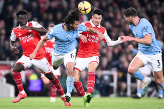 'Đại chiến' ở Ngoại hạng Anh