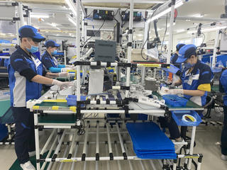 Gỡ vướng cấp phép cho lao động nước ngoài