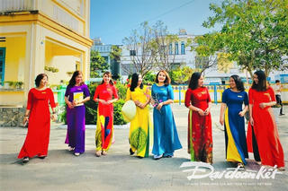 Tam Kỳ, Quảng Nam: Những cô giáo rạng rỡ với tà áo dài truyền thống