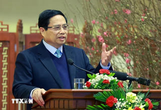 Thủ tướng chúc mừng năm mới 2025 và giao nhiệm vụ cho ngành Ngân hàng