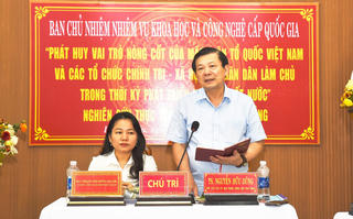 Phó Chủ tịch Nguyễn Hữu Dũng làm việc với Mặt trận quận Liên Chiểu, thành phố Đà Nẵng