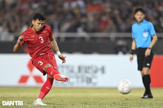 Cận cảnh giây phút Quế Ngọc Hải thực hiện cú sút 11m thành công