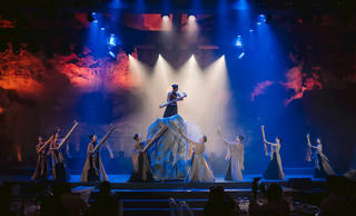 Về Quảng Ninh nghe hang đá kể chuyện