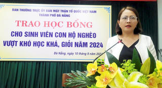 Đà Nẵng: Trao học bổng cho sinh viên con hộ nghèo vượt khó năm 2024