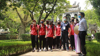 Vì sao du khách nước ngoài vẫn vắng?