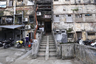 Hà Nội đôn đốc cải tạo chung cư cũ