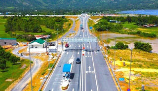 Thí điểm thu phí không dừng vẫn còn bất cập