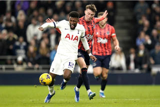 Tottenham chiến thắng 2-1 Everton trên sân nhà