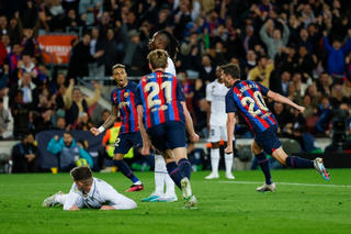 Barcelona đánh bại 2-1 Real Madrid ở vòng 26 La Liga