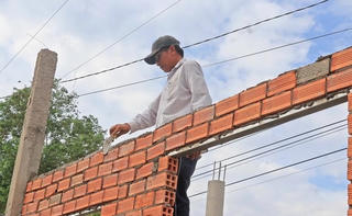 TP Hồ Chí Minh: Hơn 1.200 căn nhà tạm và dột nát được sửa chữa, xây mới