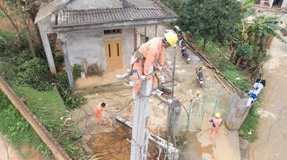 Phấn đấu 100% các hộ dân miền núi, hải đảo được sử dụng điện lưới quốc gia