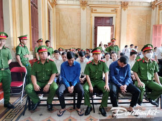 Đề nghị mức án đối với 24 bị cáo trong vụ buôn lậu 6 tấn vàng