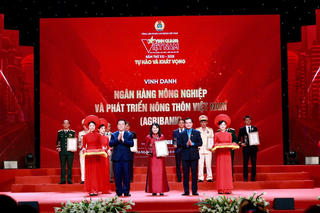 Agribank được vinh danh tại Chương Trình “Vinh Quang Việt Nam” 2025: Khẳng định vị thế trụ cột trong sự nghiệp phát triển “Tam nông”