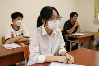 Thí sinh hồi hộp bước vào kỳ thi tốt nghiệp THPT 2023