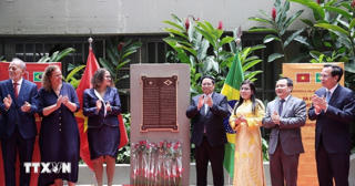 Thủ tướng dự Lễ đặt biển kỷ niệm Chủ tịch Hồ Chí Minh tại Rio de Janeiro