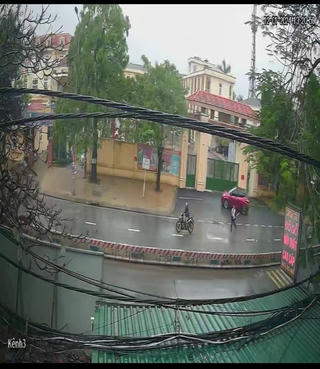 Nam Định: Hai thanh niên đánh nhau, rượt đuổi trên tỉnh lộ sau va chạm